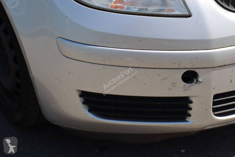 Samochód dostawczy Mitsubishi