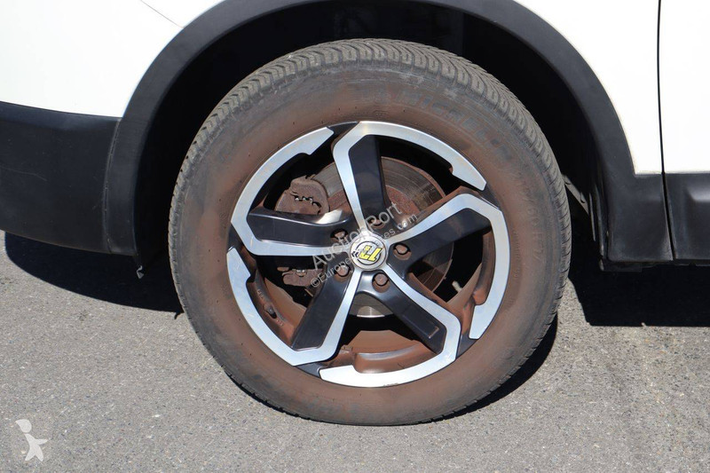 Samochód dostawczy Nissan acenta + navi QASHQAI