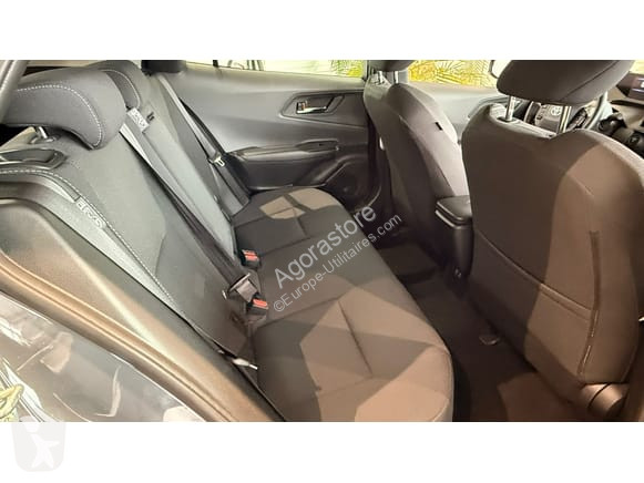 عربة نفعية Toyota PRIUS