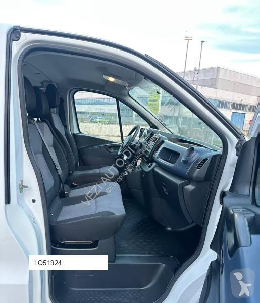 Véhicule utilitaire Opel 6 posti autocarro