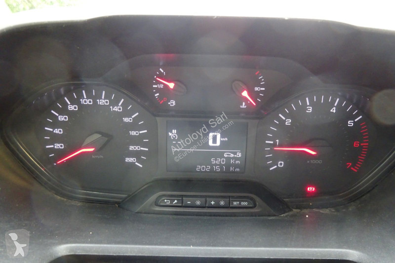 Véhicule utilitaire Peugeot PARTNER 1,5 HDI 100