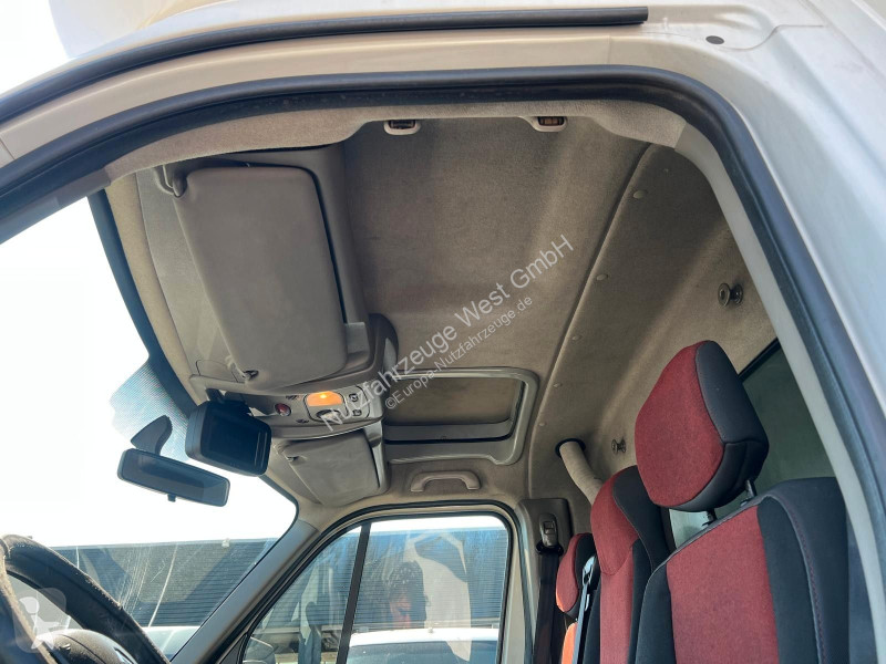عربة نفعية Renault XXL Maxi...