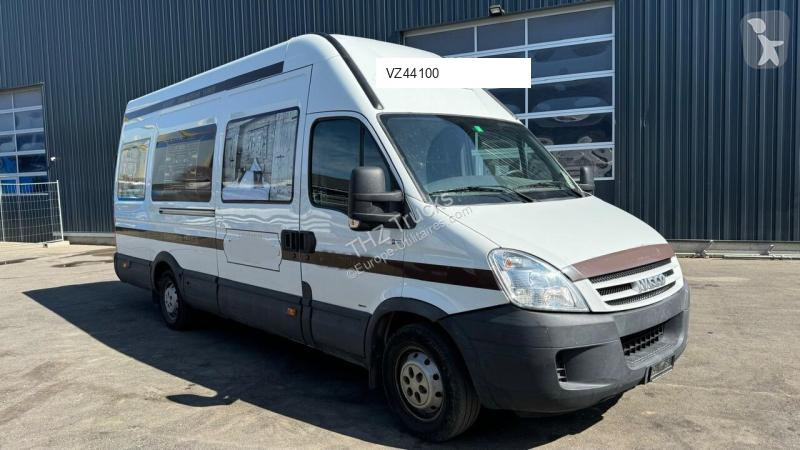 Samochód dostawczy Iveco 35S18 a