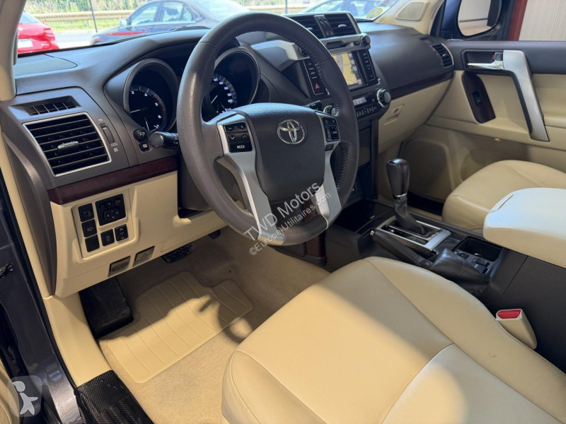 Samochód dostawczy Toyota LAND CRUISER 177 D-4D...