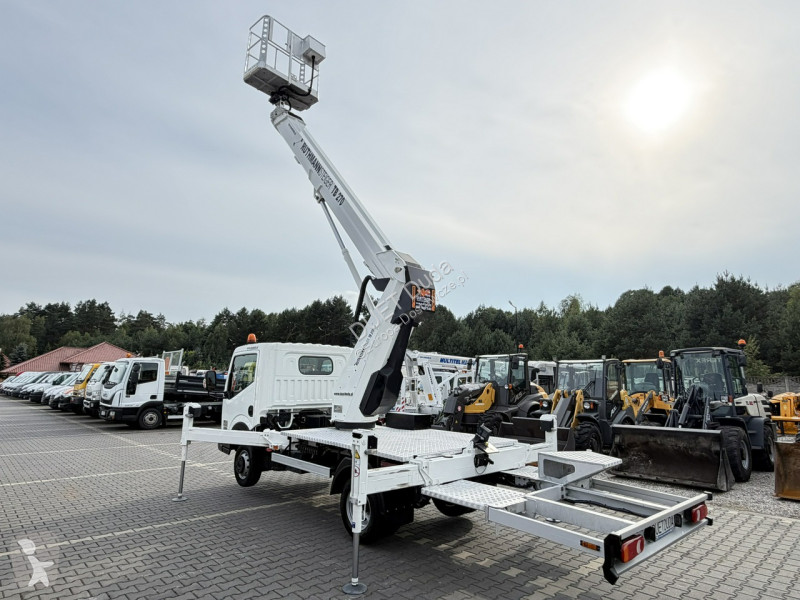 Véhicule utilitaire Nissan