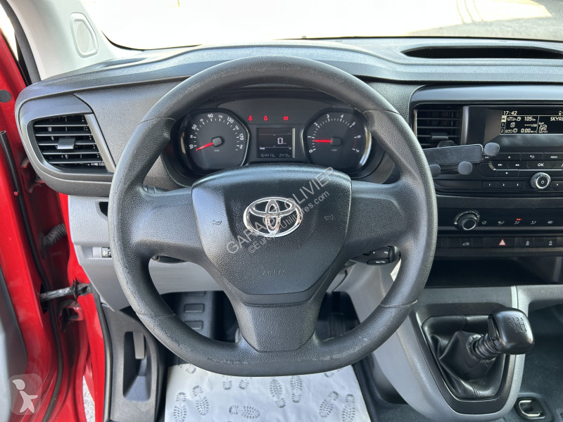 Véhicule utilitaire Toyota Proace Médium 2.0...