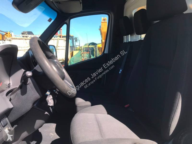 Mercedes  van