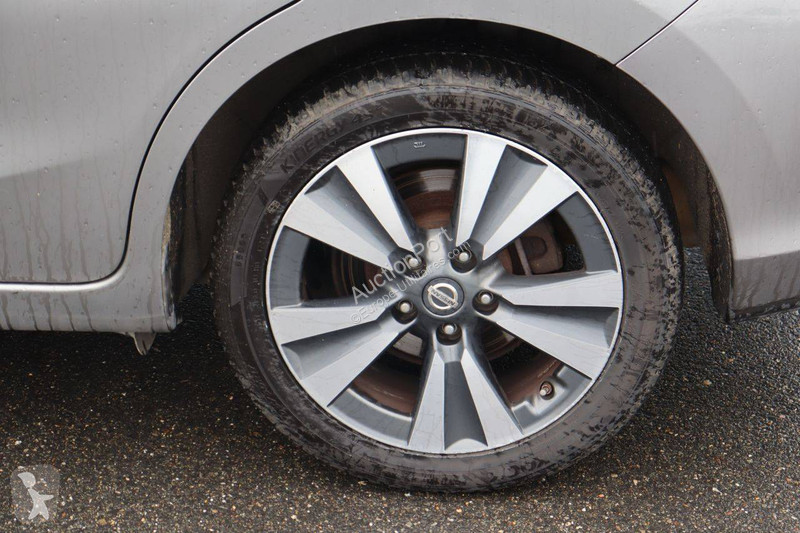 Véhicule utilitaire Nissan