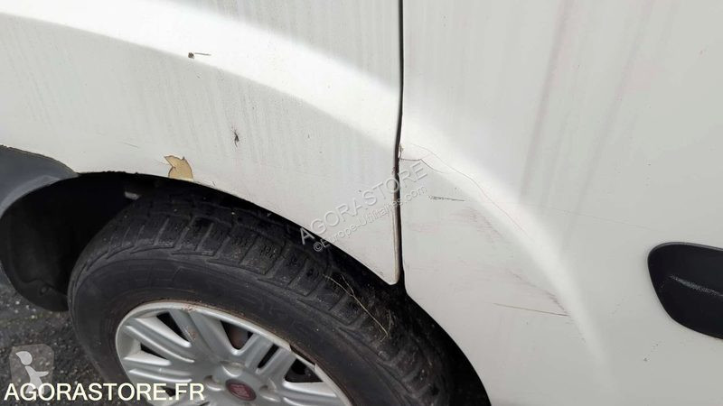 Véhicule utilitaire Fiat DOBLO