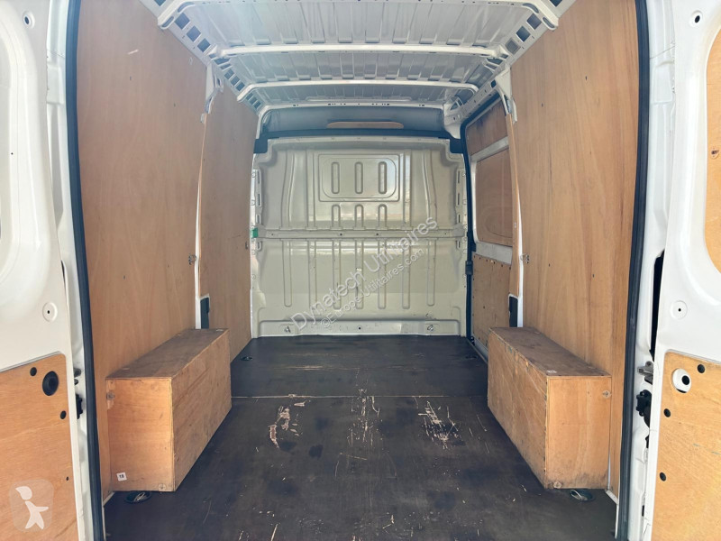 Véhicule utilitaire Peugeot BOXER FG 330 L2H2...