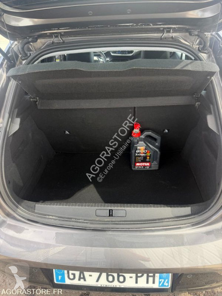 Véhicule utilitaire Peugeot 208