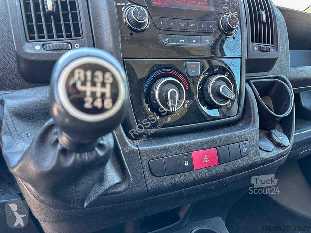 Véhicule utilitaire Fiat VI (V 2011) - 30 MH1...