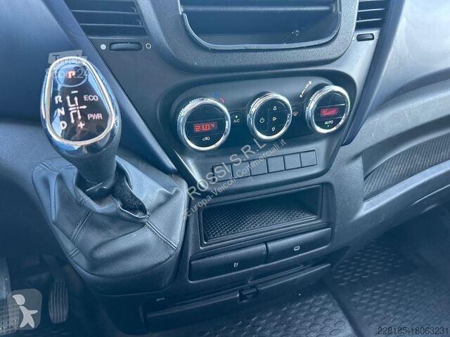 Véhicule utilitaire Iveco V - daily 35 S14 A8 V...