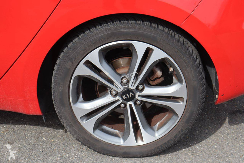 Véhicule utilitaire KIA  cee'd