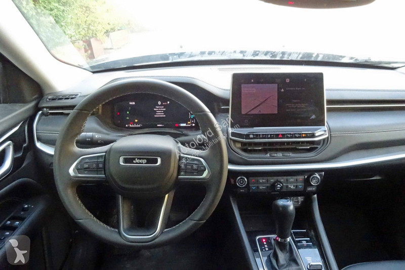 Véhicule utilitaire Jeep COMPASS 1,3 I 130 BVA...