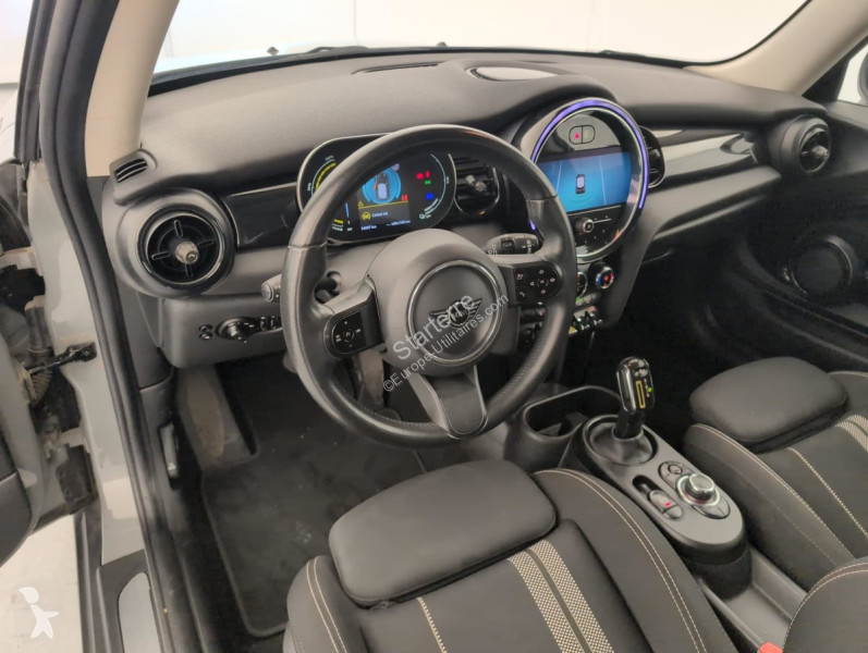 Véhicule utilitaire Mini  HATCH 3 PORTES...