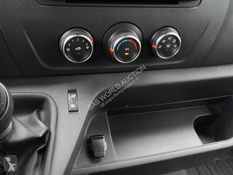 Furgoneta Renault 135PK