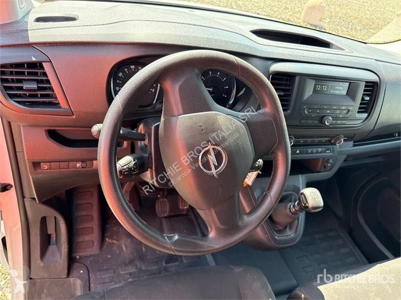 Комерційні автомобілі Opel 1.5