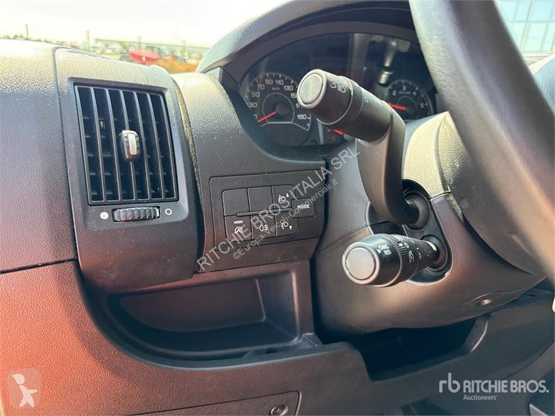 Véhicule utilitaire Opel 2.2