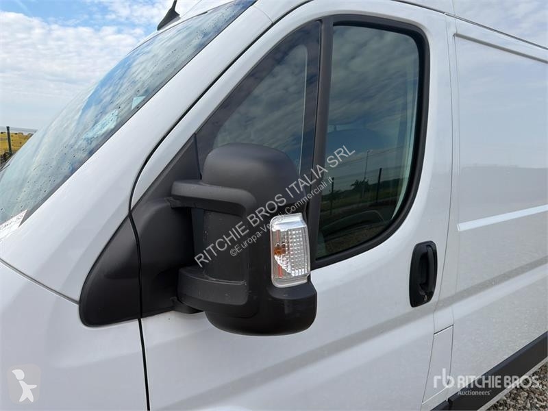 Véhicule utilitaire Opel 2.2