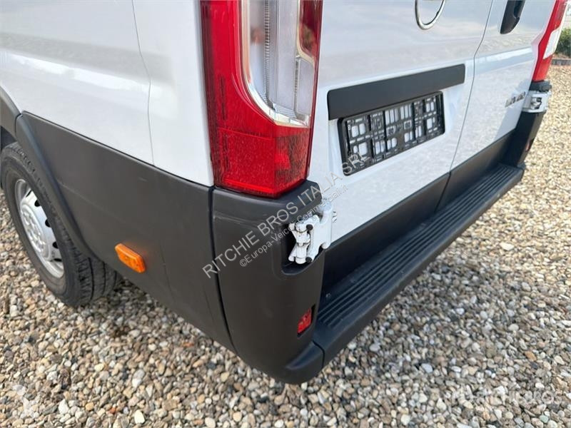 Véhicule utilitaire Opel 2.2