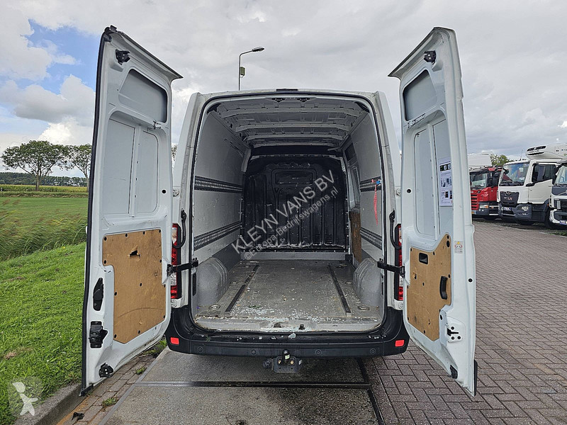 Лекотоварен автомобил Opel 2.3