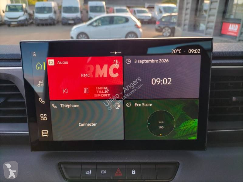 Véhicule utilitaire Nissan