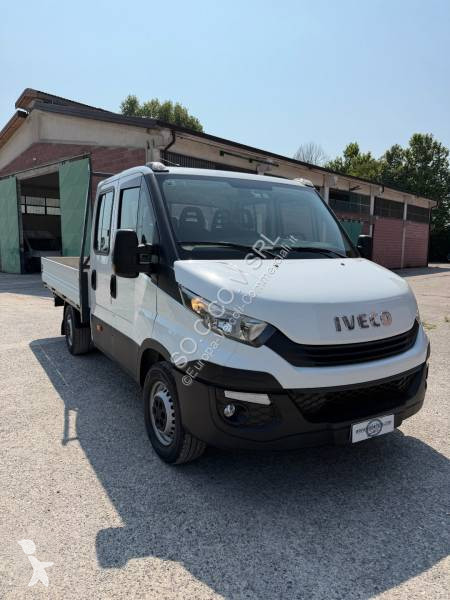 Лекотоварен автомобил Iveco 35S12