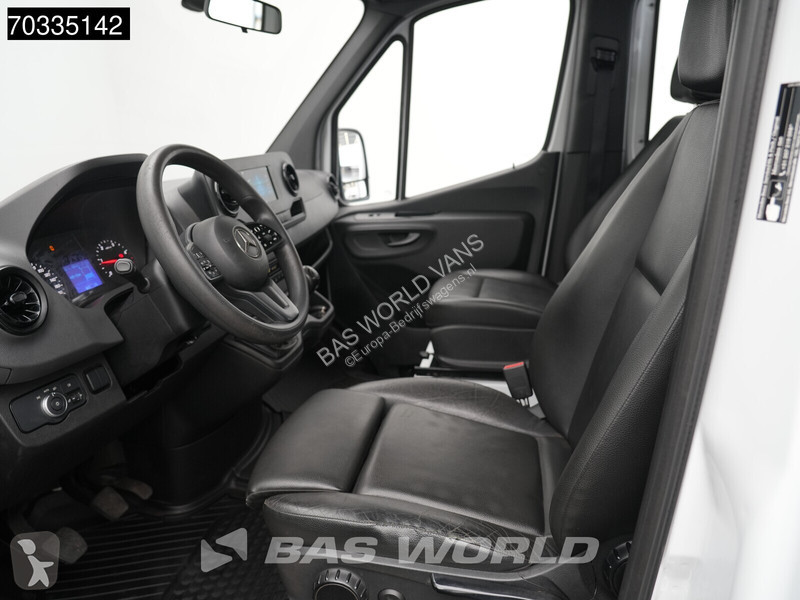 Комерційні автомобілі Mercedes 311 CDI Chassis...
