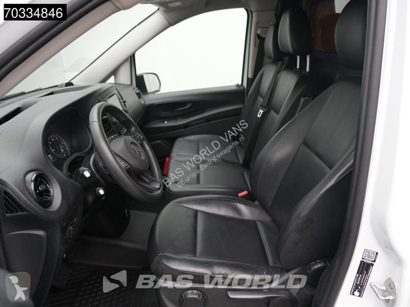 Лекотоварен автомобил Mercedes 114 Automaat...