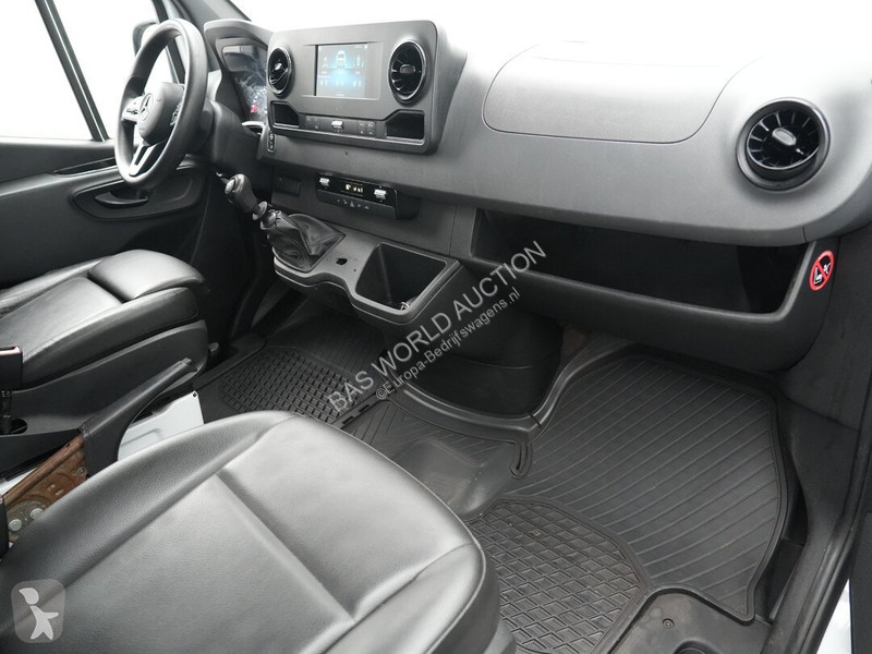 Лекотоварен автомобил Mercedes 311 CDI