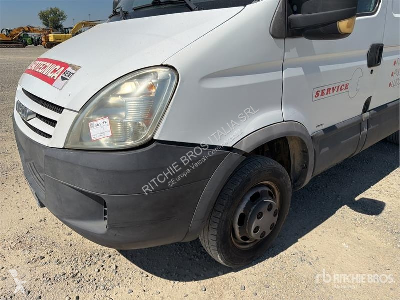 Furgoneta Iveco 35C15 Cargo Van