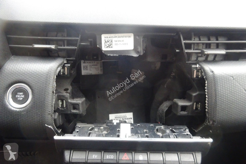 Коммерческий автомобиль Mitsubishi COLT 1,6...