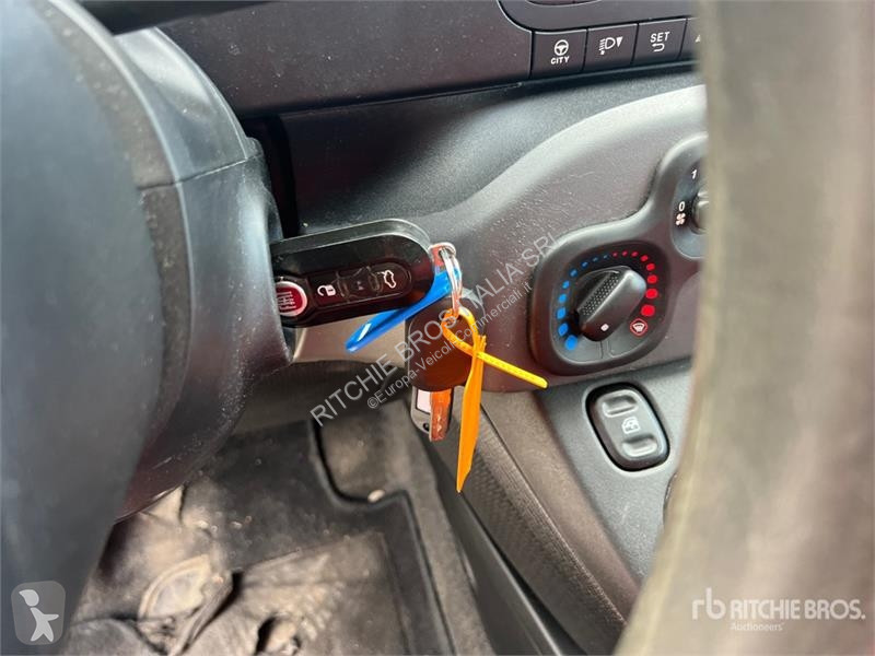 Veículo utilitário Fiat Cargo Van