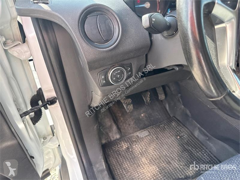 Veículo utilitário Ford Courier Cargo Van