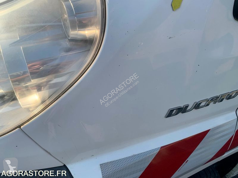 Véhicule utilitaire Fiat DUCATO