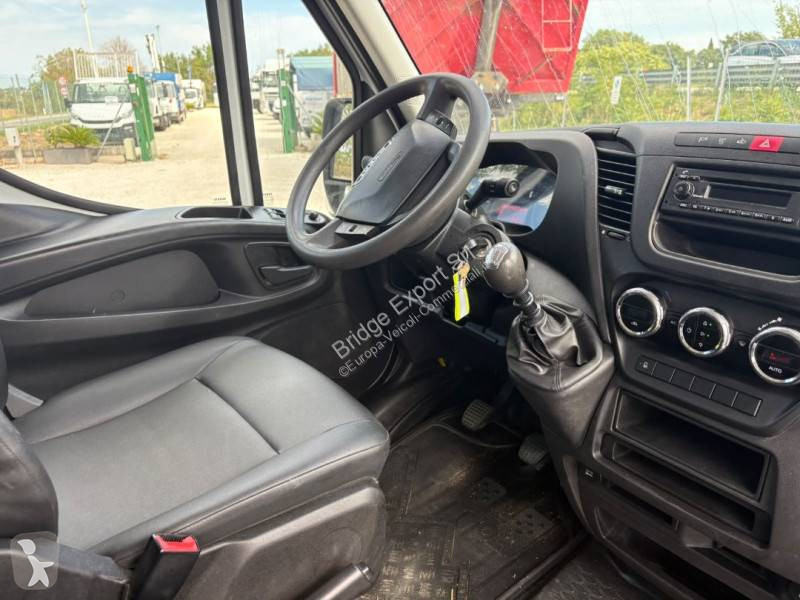 Veículo utilitário Iveco 35C14