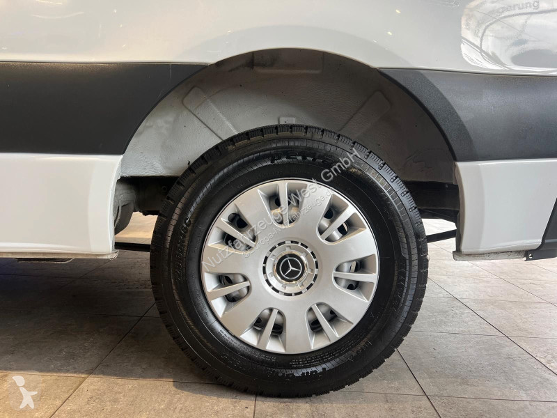 Užitkové vozidlo Mercedes 211/311...