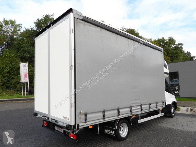 Véhicule utilitaire Iveco 50C18 DAILY
