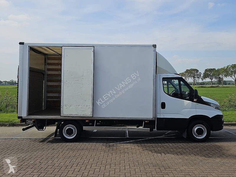 Véhicule utilitaire Iveco 35 S 14
