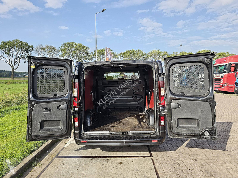 Véhicule utilitaire Renault 2.0 DCI ac...