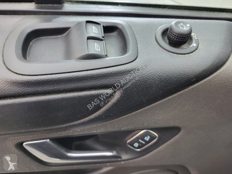 Véhicule utilitaire Ford 300 2.0 TDCI L1H1...