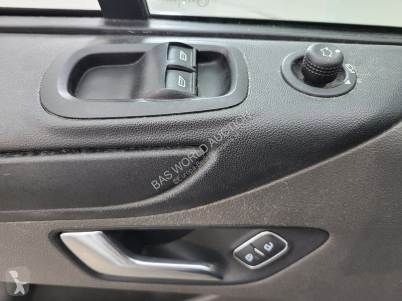 Véhicule utilitaire Ford 300 2.0 TDCI L1H1...