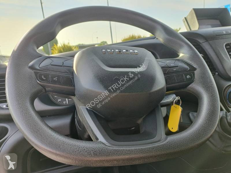 Veicolo commerciale Iveco 35C16 D
