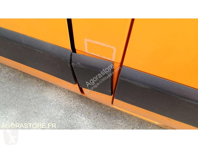Коммерческий автомобиль