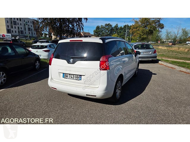 Коммерческий автомобиль