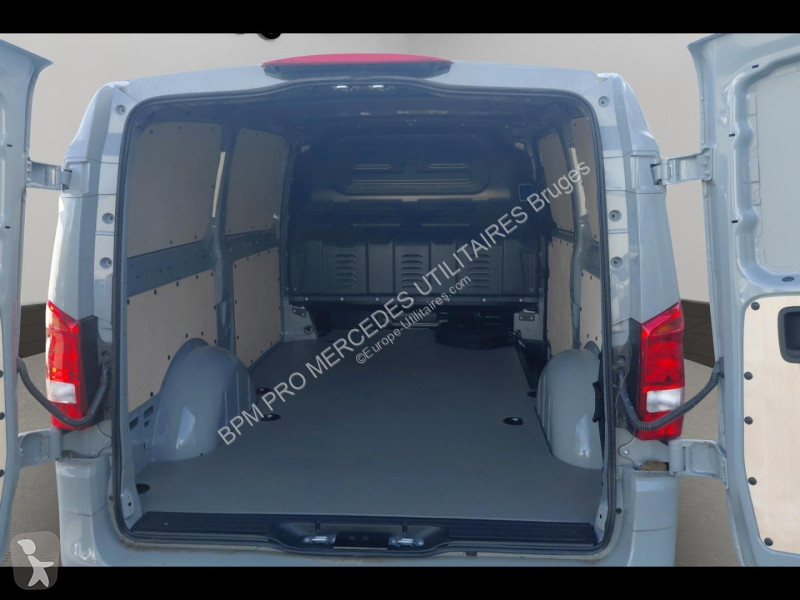 Коммерческий автомобиль Mercedes Vito Fg 112...