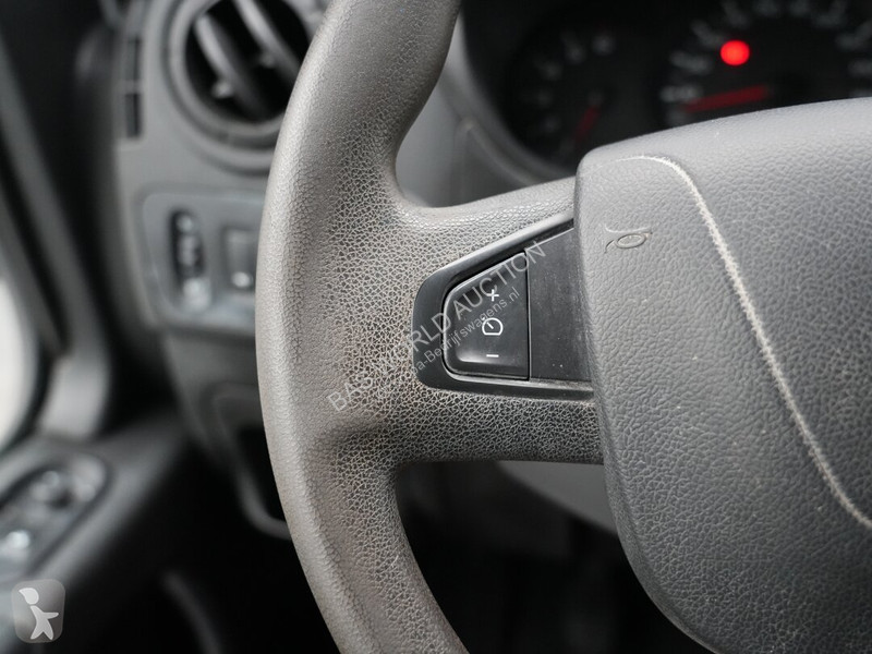 Autoutilitară Renault 130PK