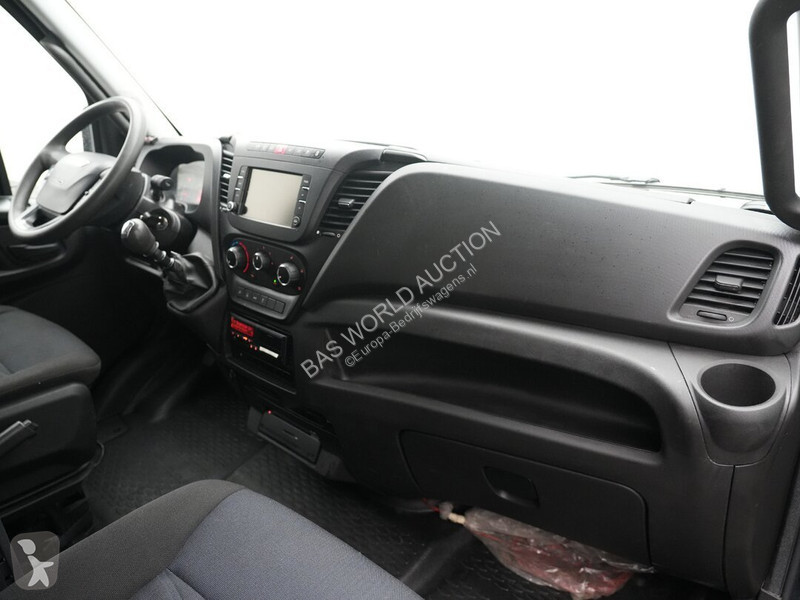 عربة نفعية Iveco 50C18