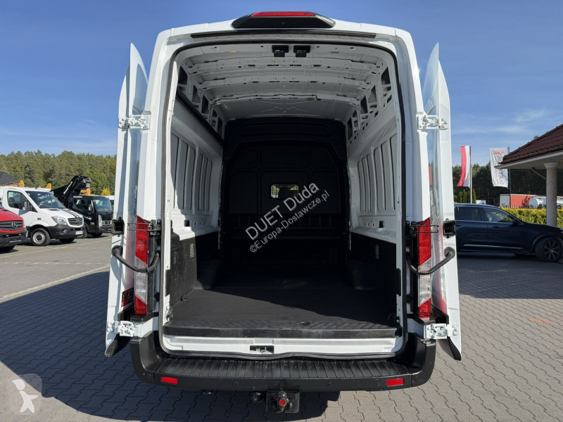 Samochód dostawczy Ford